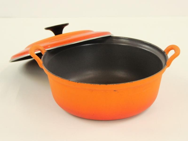 Set van 3 kookpotten: 2 met deksel en 1 steelpan door Le Creuset