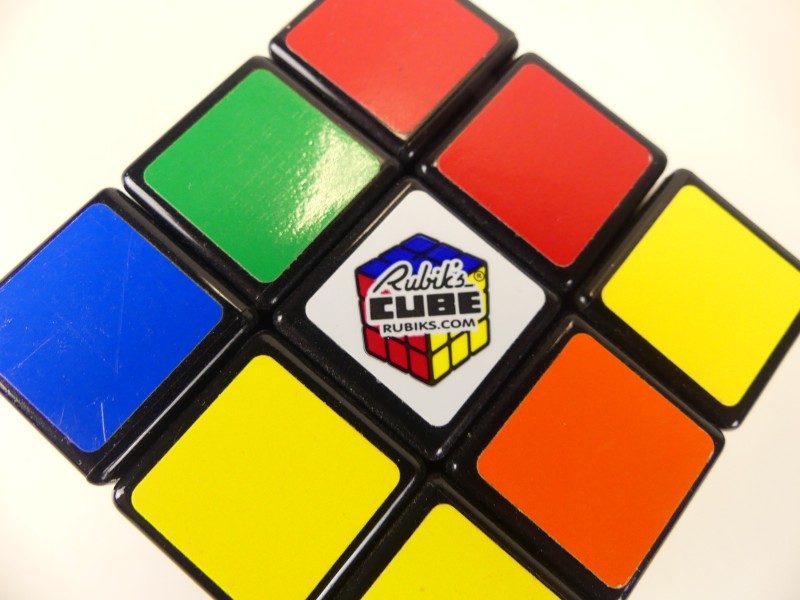 13 Puzzels met o.a Rubik's cube