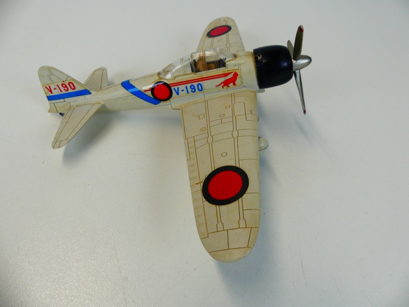 Vintage speelgoed usa tanks & militaire vliegtuigen