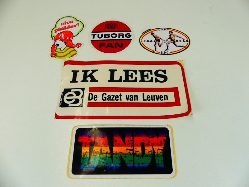 Lot 2 - Vintage – 730 gr aan stickers - diverse onderwerpen