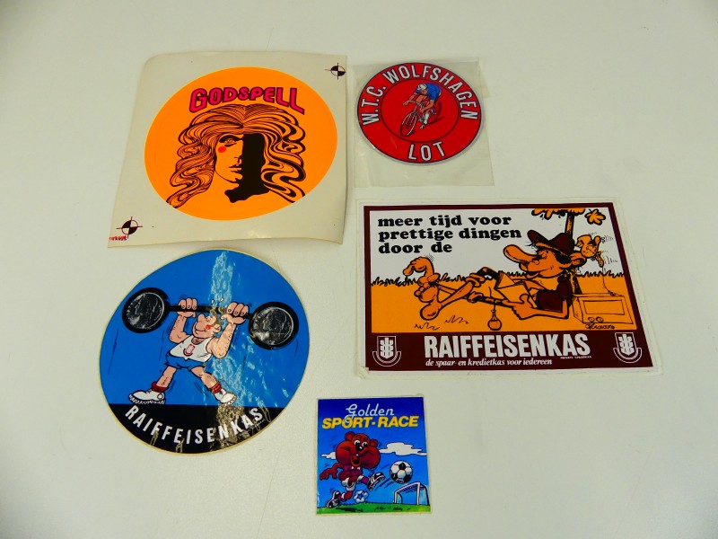 Lot 2 - Vintage – 730 gr aan stickers - diverse onderwerpen