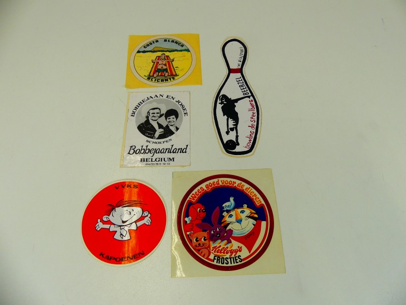 Lot 2 - Vintage – 730 gr aan stickers - diverse onderwerpen