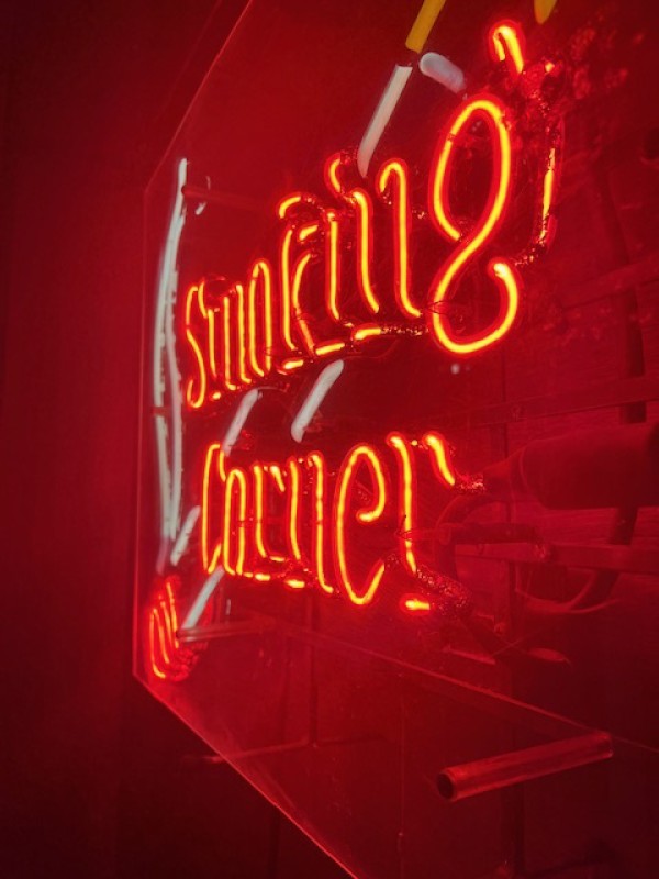 Neon Light element : Smoking Corner