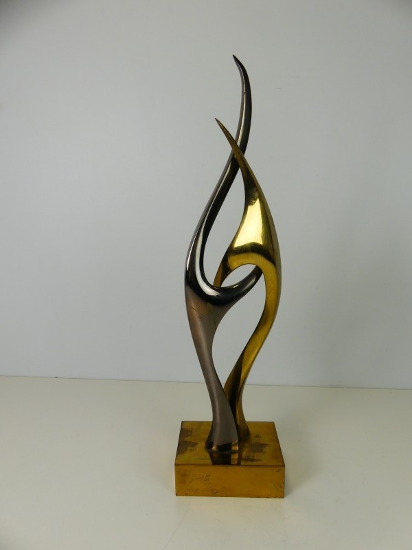 Abstract bronzen beeld