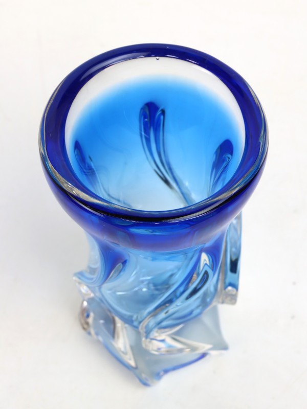 Blauwe kunstglazen vaas - Twisted Glass