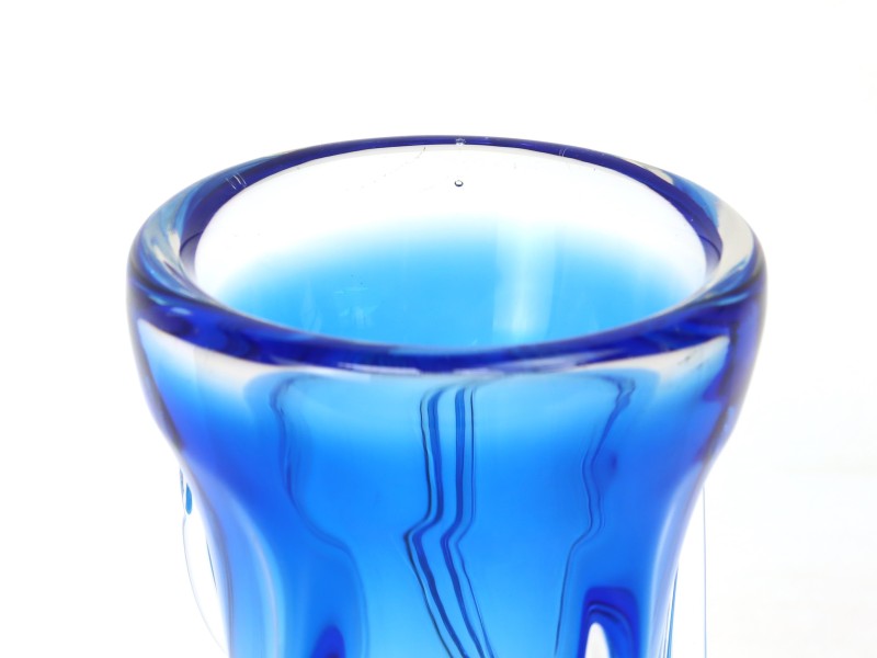 Blauwe kunstglazen vaas - Twisted Glass