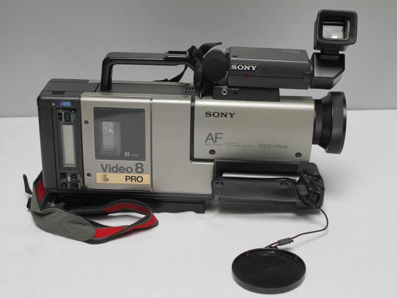 Sony Video 8 Pro CCD-V100E Camerarecorder Camcorder (Art. 922)