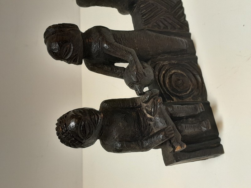 houten afrikaanse sculptuur