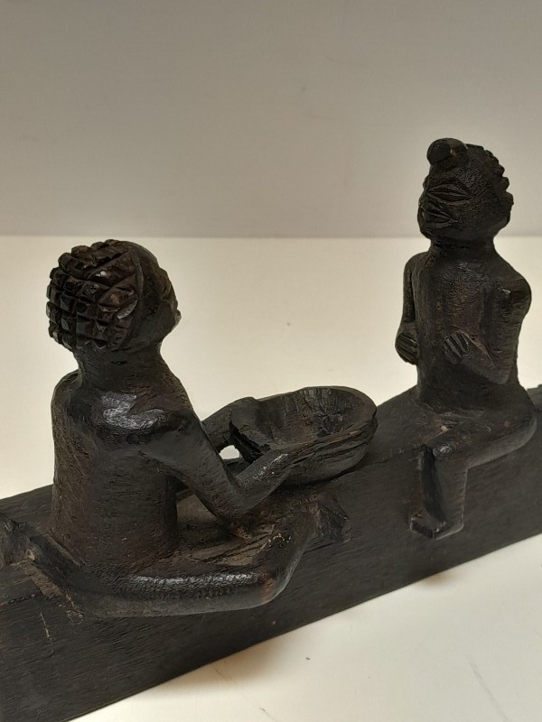 houten afrikaanse sculptuur