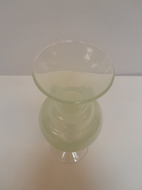 Elegante gele glazen vaas