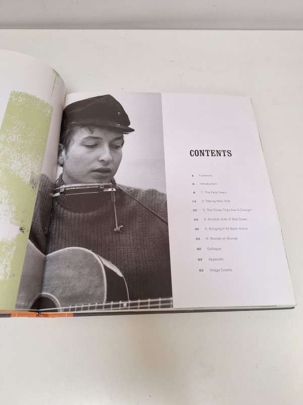 Boek: The Bob Dylan scrapbook 1956-1966