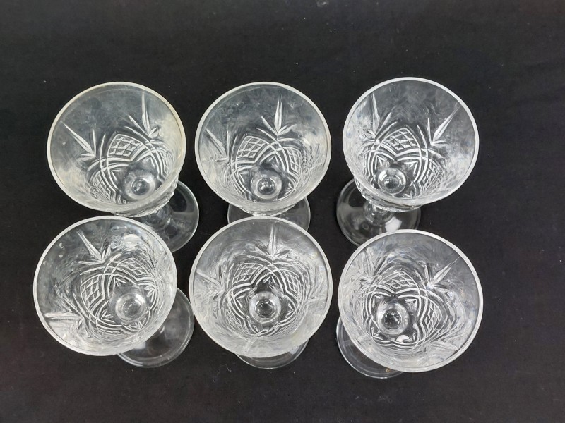 set van 6 cristal d'arc glaasjes