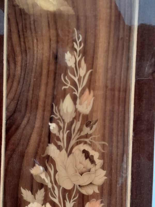 Houten wandplaquette met bloemen