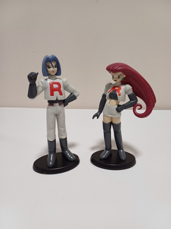 Team Rocket actiefiguren