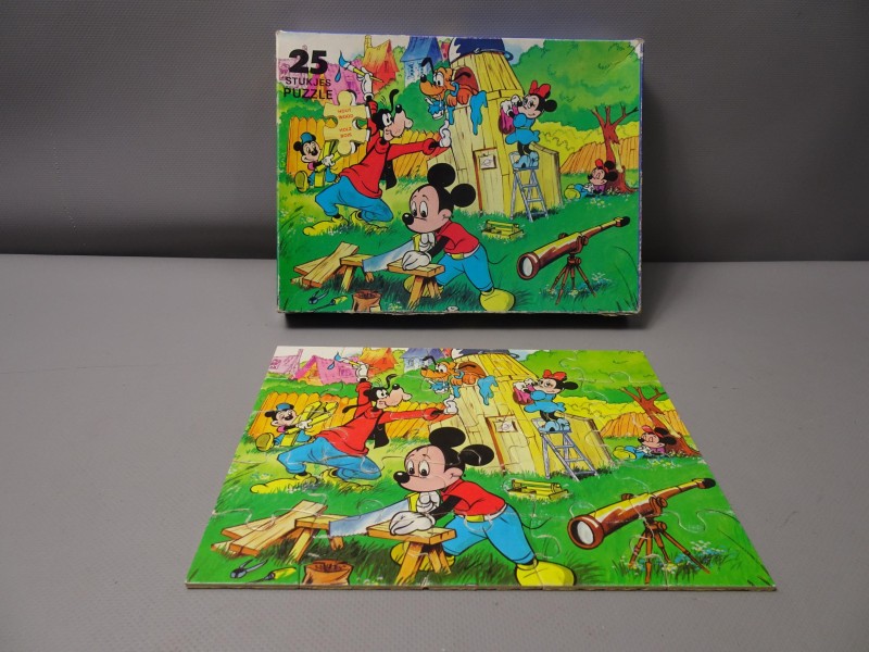 Vintage houten puzzel "Mickey Mouse and friends" (compleet)