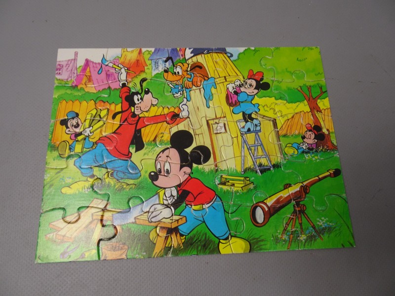 Vintage houten puzzel "Mickey Mouse and friends" (compleet)