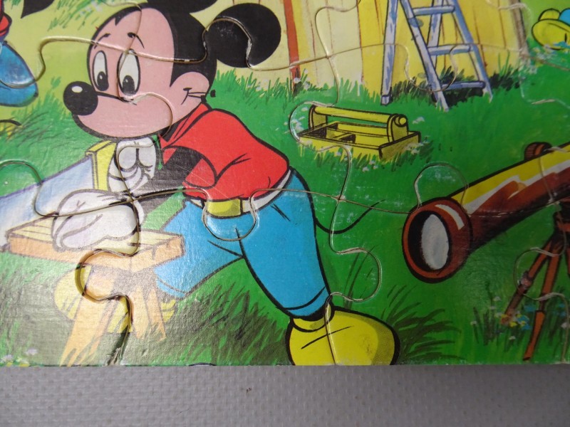 Vintage houten puzzel "Mickey Mouse and friends" (compleet)