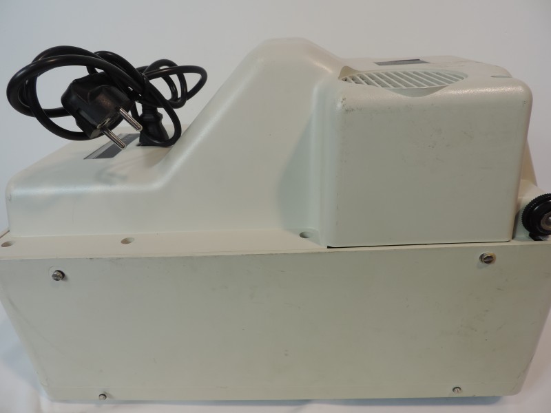 Vintage Eumig R 2000 Instaprojection Projector