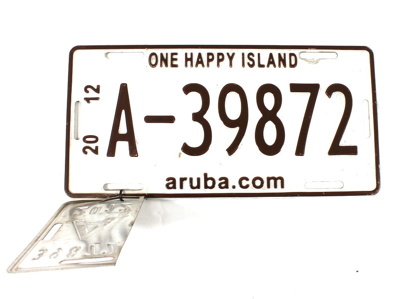 Vier Arubaanse nummerplaten