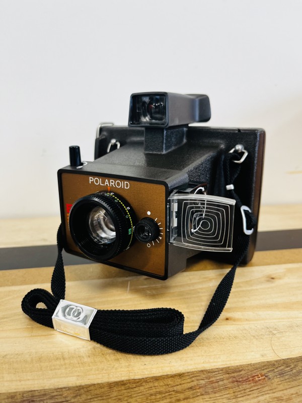 Polaroid EE33 land camera