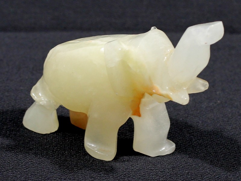 Onyx sculptuur olifant