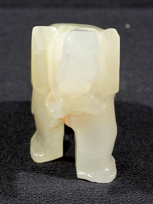 Onyx sculptuur olifant