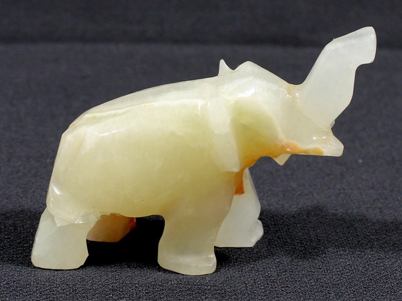 Onyx sculptuur olifant