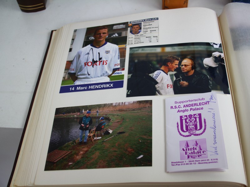 GIGANTISCHE collectie voetbal handtekeningen - Club Brugge, Anderlecht, Standard, etc.