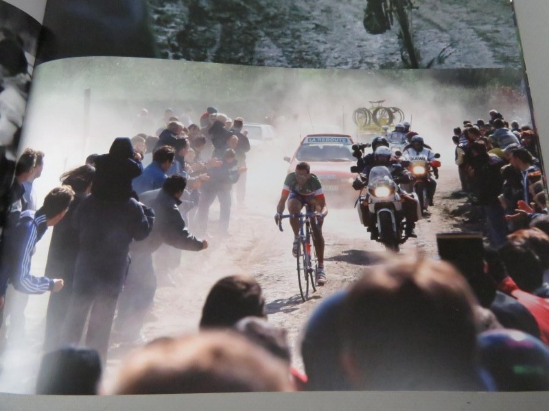 Boek fotografie van Cor Vos wielrennen