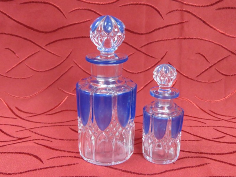 Twee parfum flacons Art-Deco