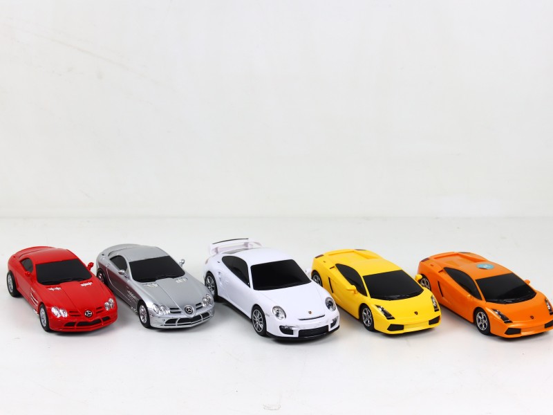 Lot van 5 speelgoedauto's