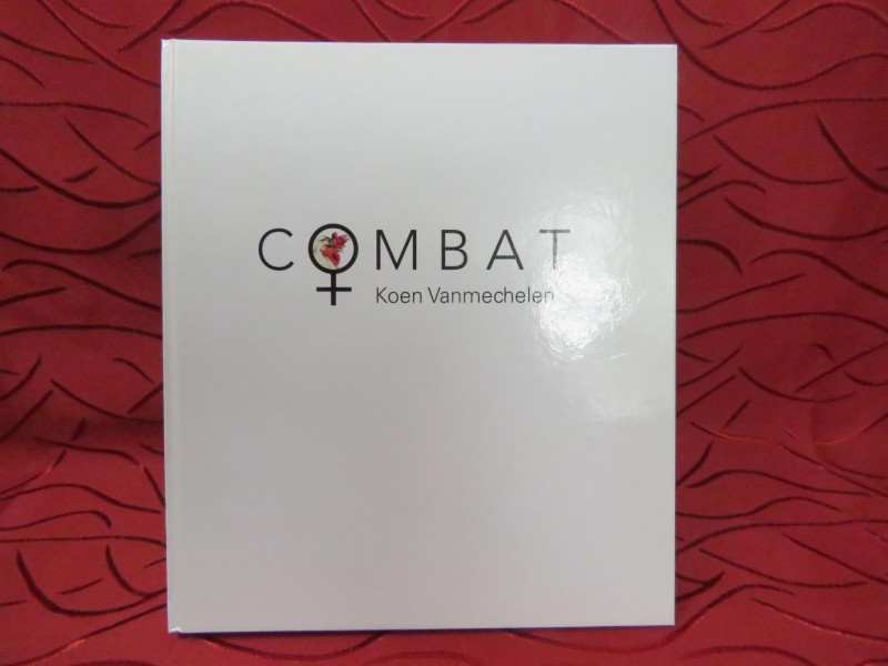 Fotoboek "Combat" van Koen Vanmechelen 2012.