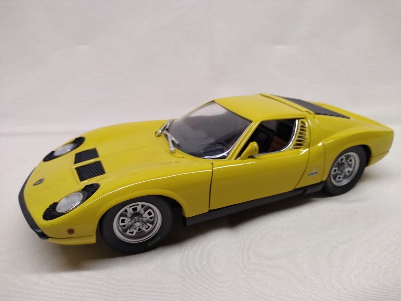 Auto Model Lamborghini Miura SV 1971