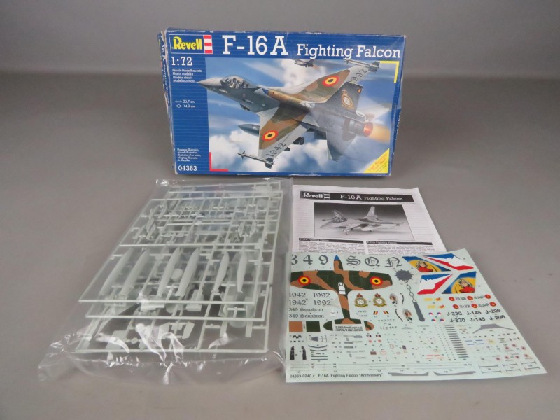 Revell F-16A straaljager