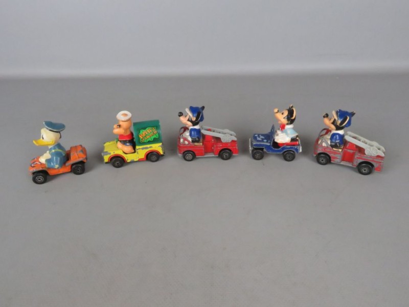 5 Matchbox karakter auto's