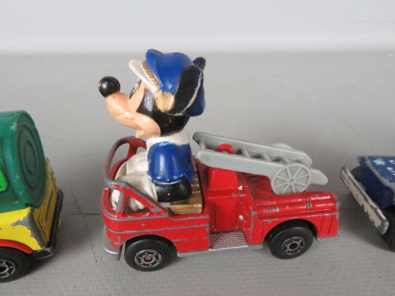 5 Matchbox karakter auto's