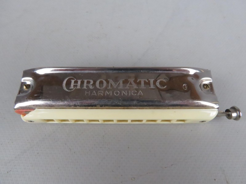 Chromatic harmonica