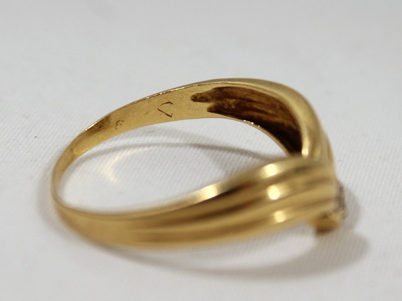 18 Kt Gouden Ring met Diamantjes