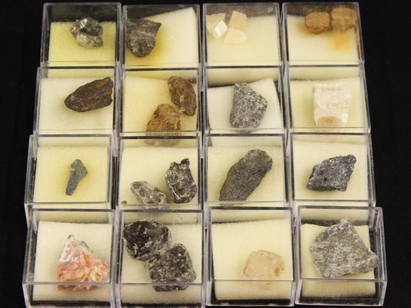 Verzameling edelstenen en mineralen