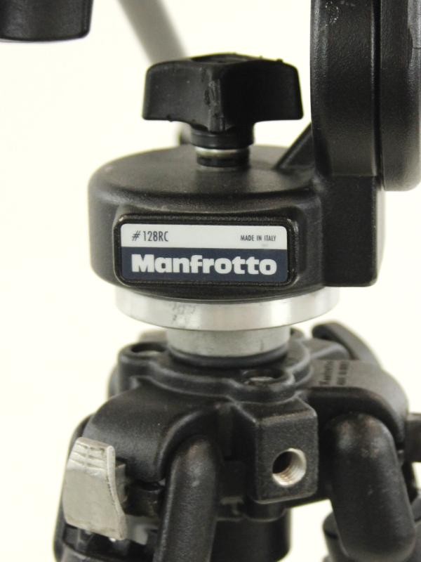 Spotting scope 'Praktica 15-45x60mm' op Manfrotto-statief