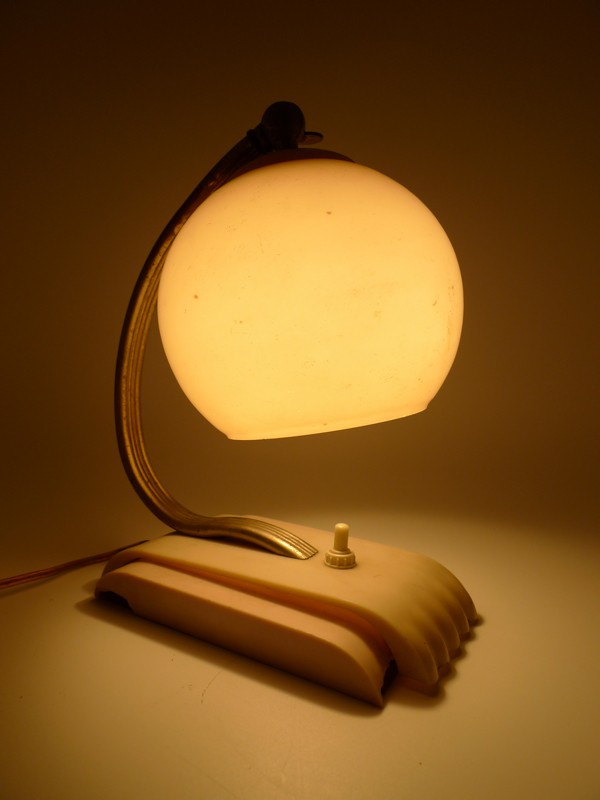 Art-deco lamp