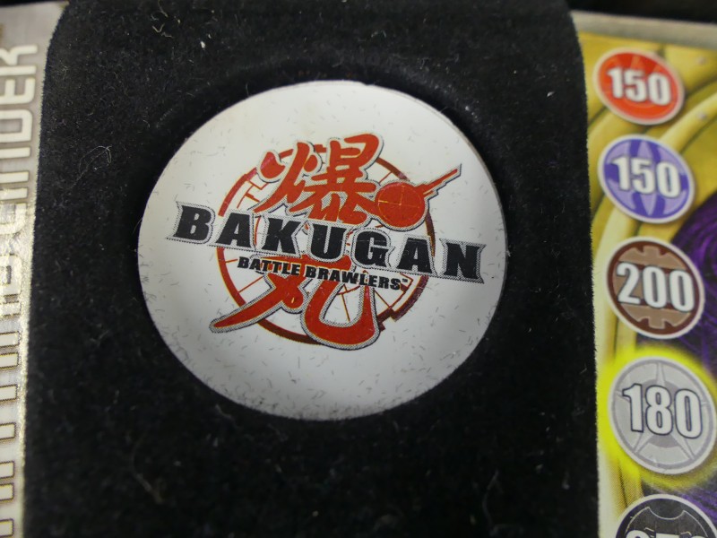 Bakugan game cards + Battle Arena (2)