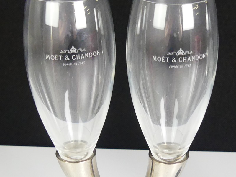 Moet & Chandon 2 X Fluitglaasje + staanders