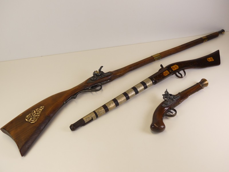 Replica flintlock's