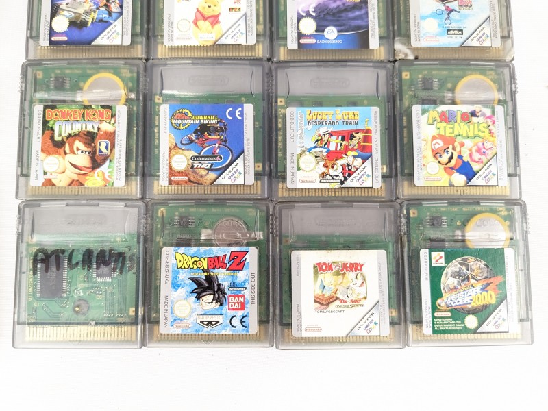 Gameboy color met 16 games