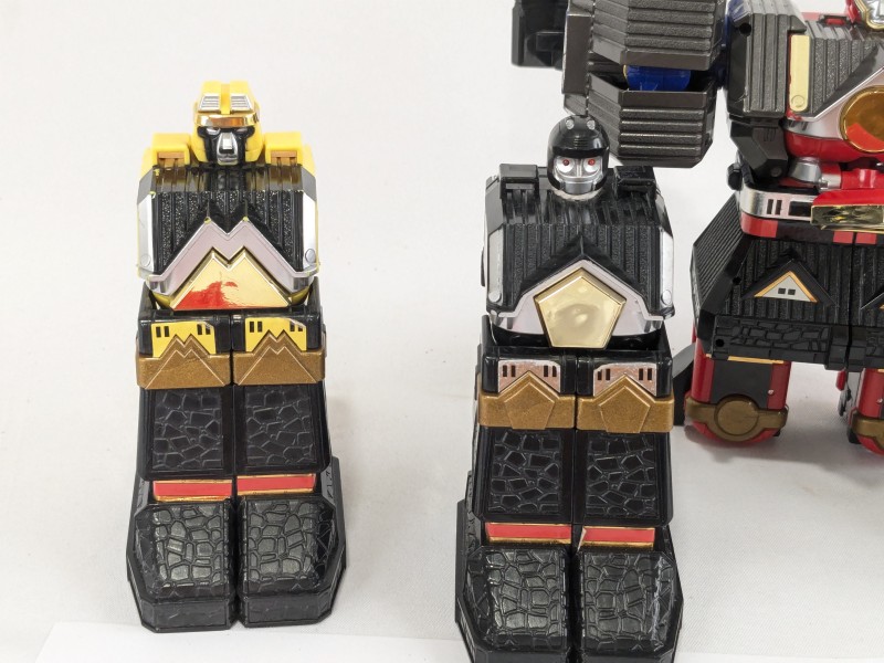 Bandai Might Morphin Power Rangers Deluxe Shogun Megazord [1995]