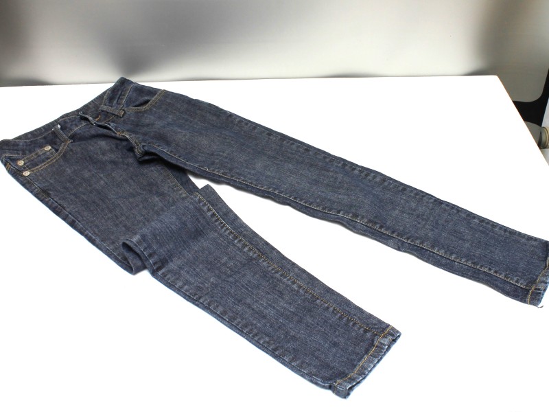 "Chanel"- Jeans maat 27 (Art. 903)