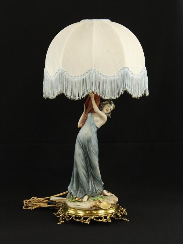 Prachtige lamp/sculptuur van Capodimonte, gesigneerd Barbetta