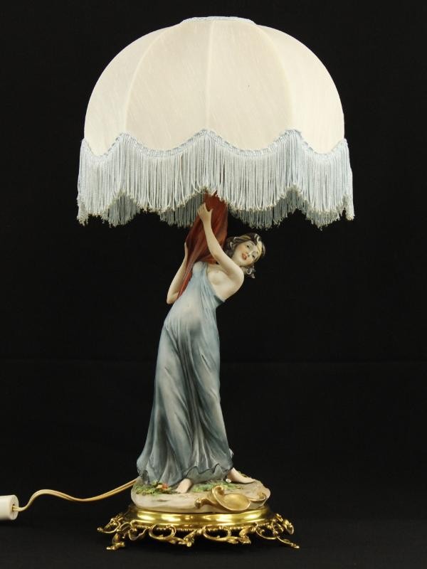 Prachtige lamp/sculptuur van Capodimonte, gesigneerd Barbetta