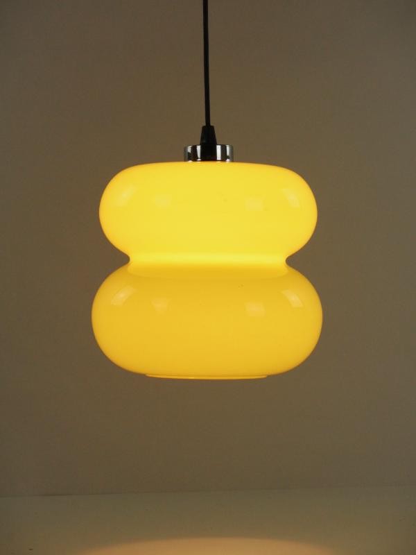 Neongele hanglamp van Herwig en Frank Sterckx voor Glasfabriek De Rupel